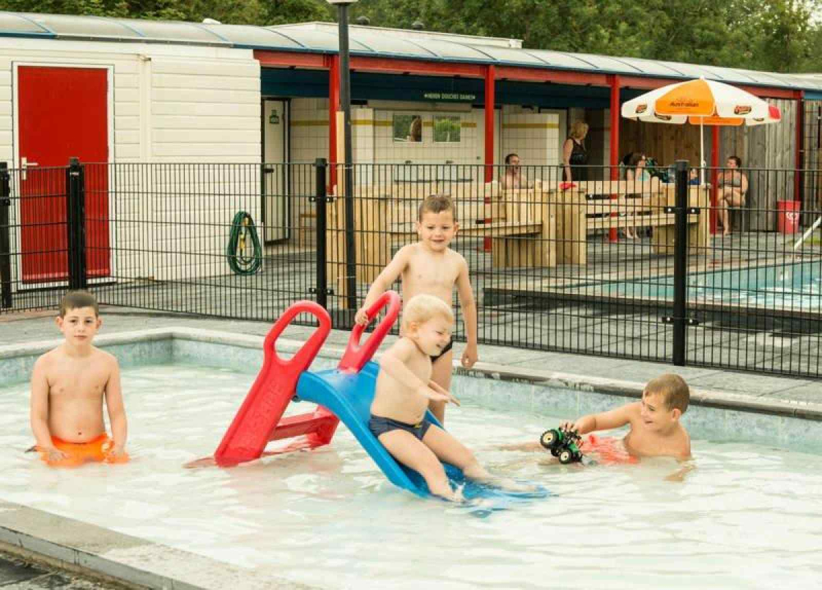 Chalet in Tzummarum voor 6 personen foto 8