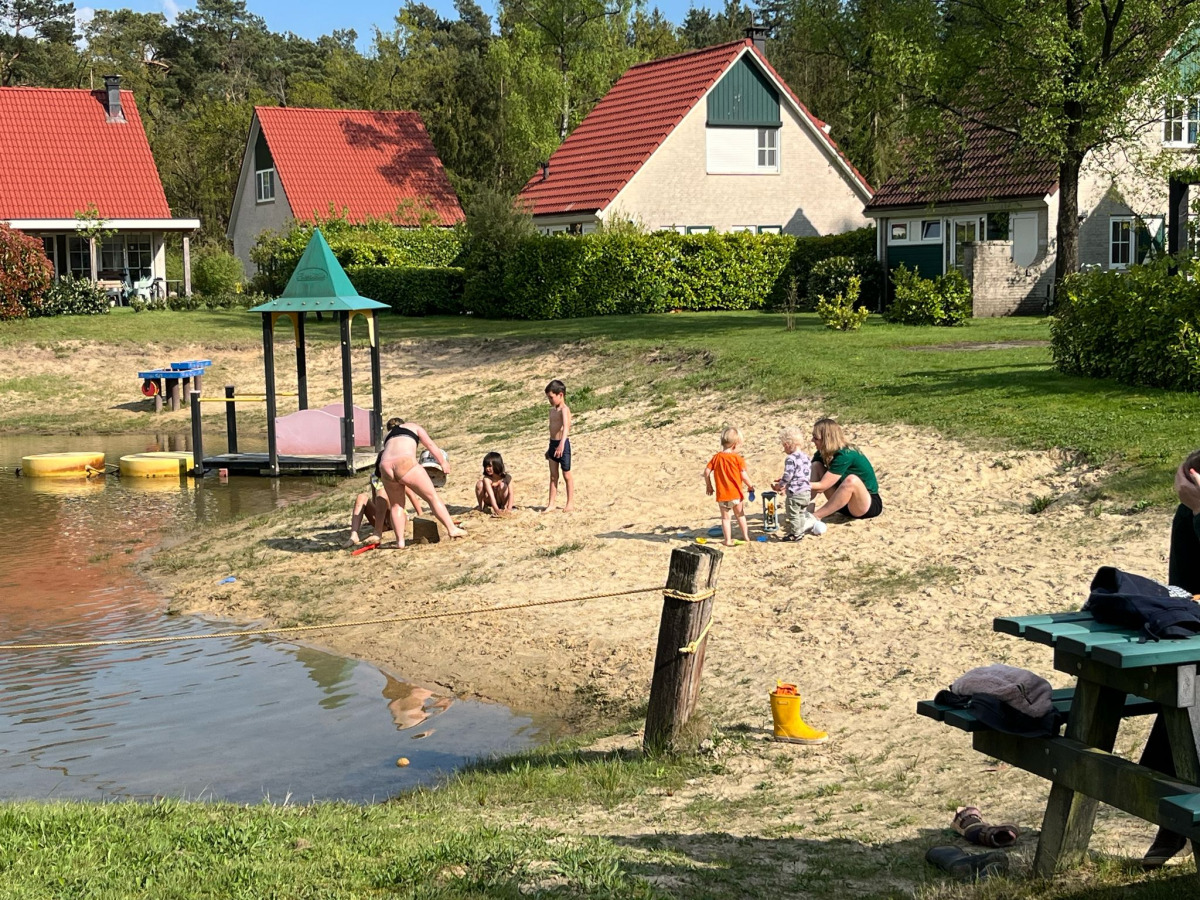Bungalow in Hellendoorn voor 6 personen foto 4