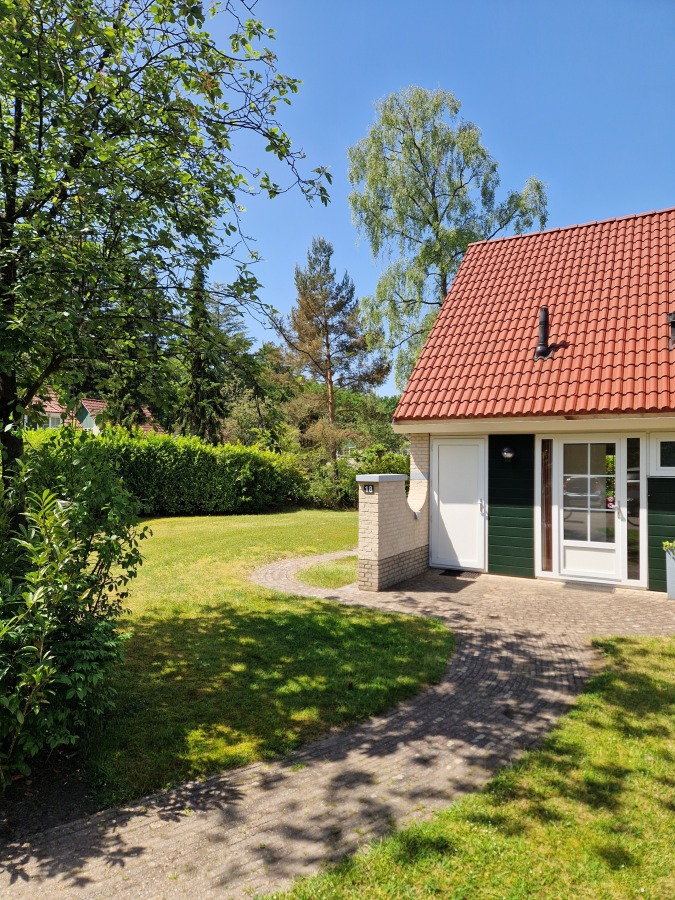 Bungalow in Hellendoorn voor 6 personen foto 9
