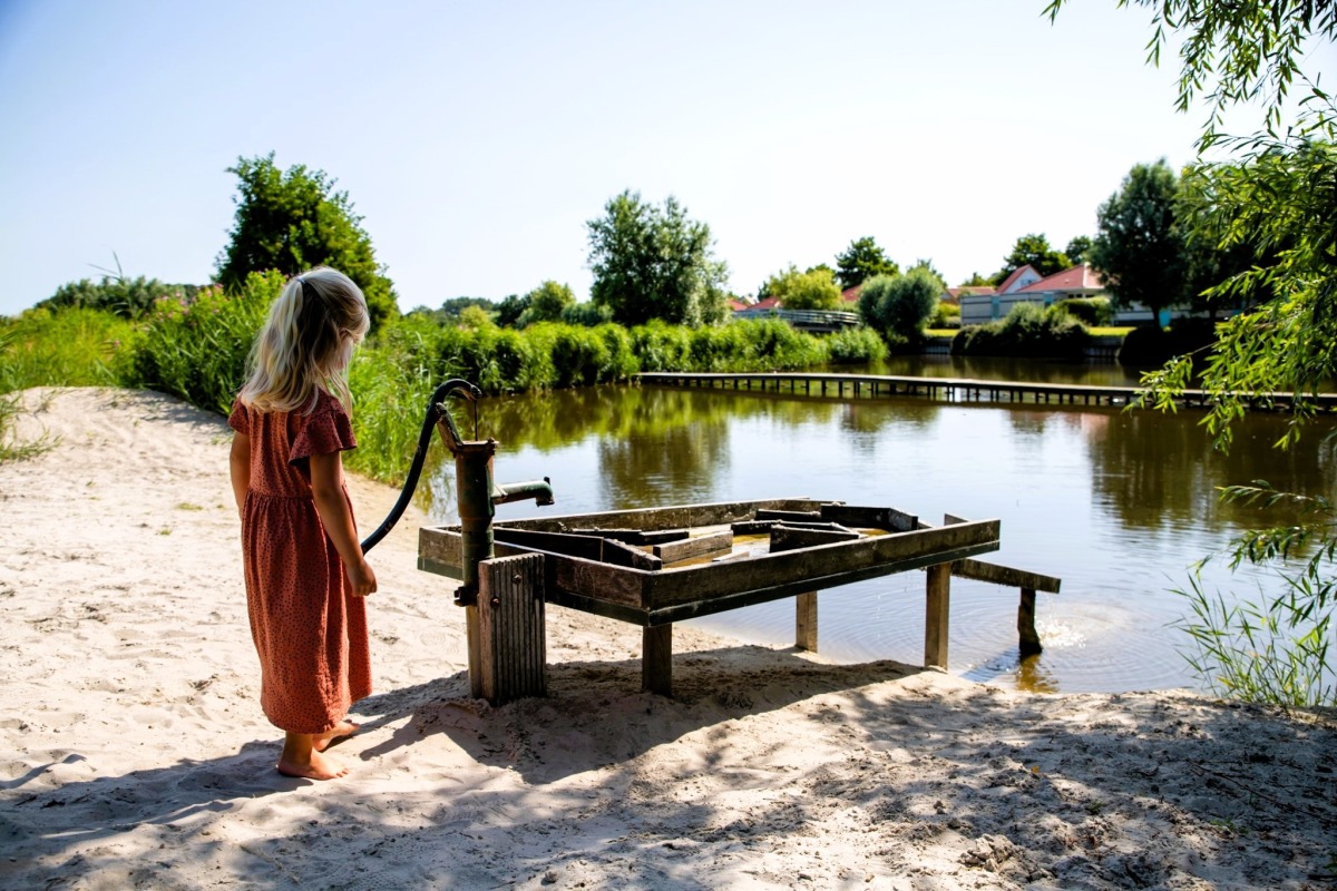Bungalow in Andijk voor 12 personen foto 8