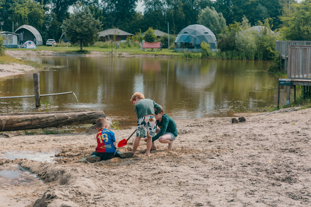 Bungalow in Nieuw Heeten voor 12 personen foto 9