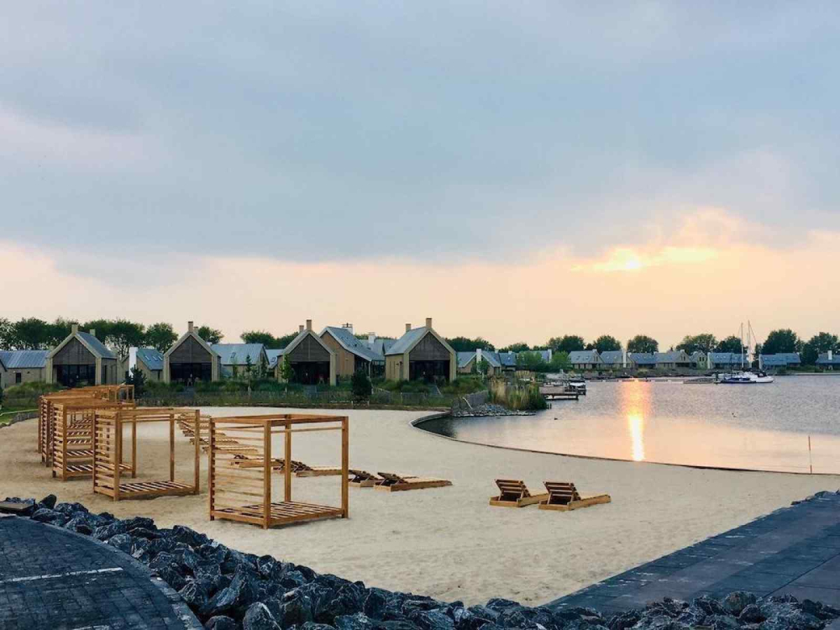 Villa in Tholen voor 12 personen foto 6
