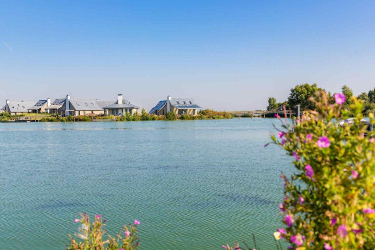 Villa in Tholen voor 12 personen foto 7