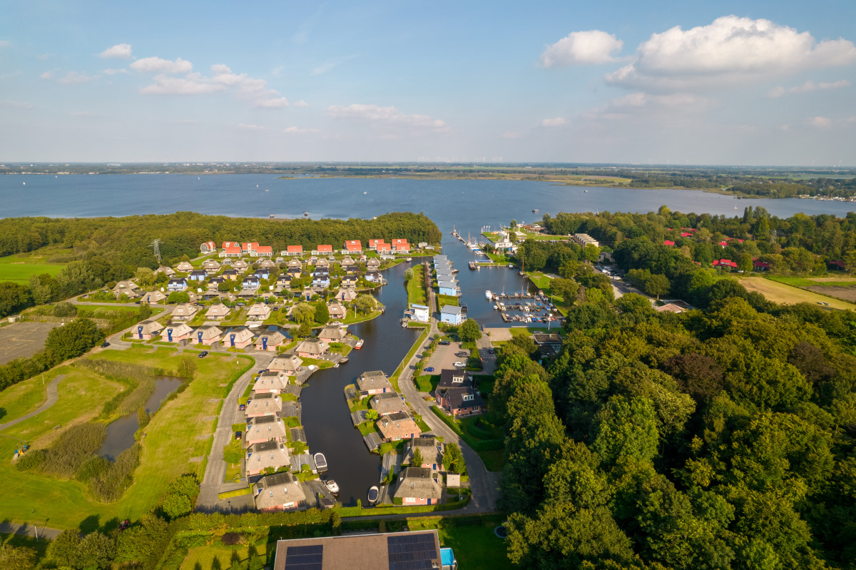 Bungalow in Midlaren voor 12 personen foto 5