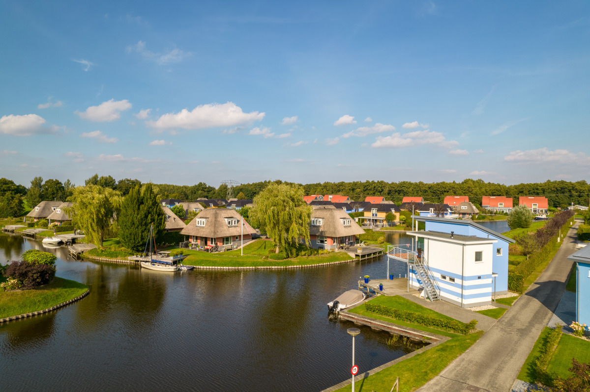 Bungalow in Midlaren voor 12 personen foto 3