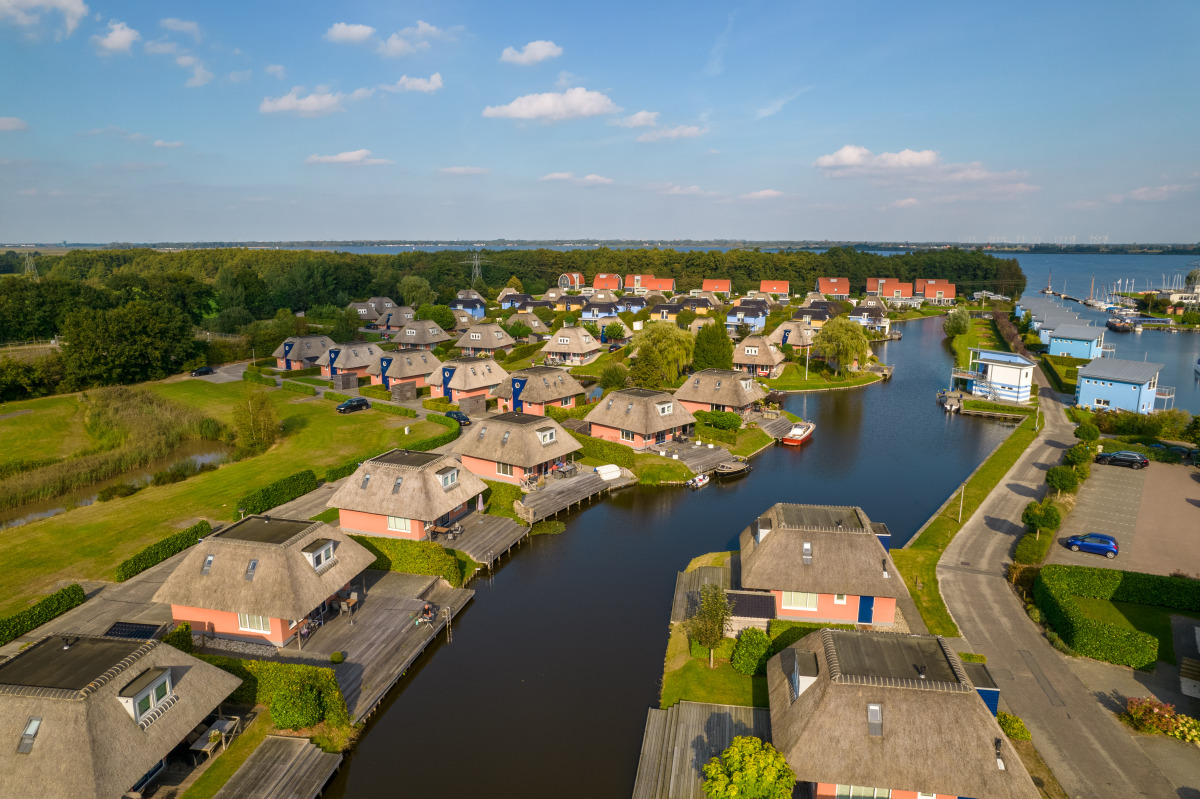 Bungalow in Midlaren voor 12 personen foto 8