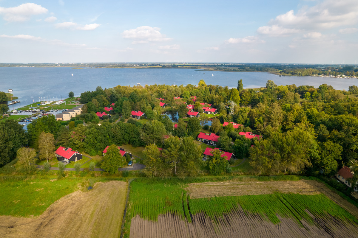 Bungalow in Midlaren voor 12 personen foto 9