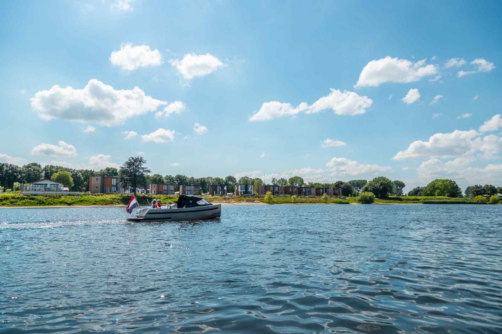 Vakantiepark aan de Maas
